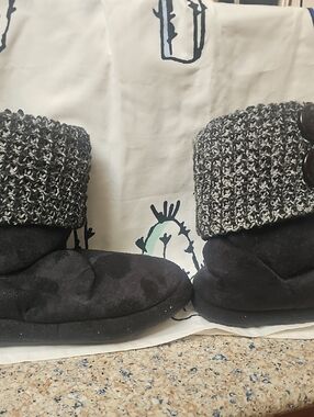 Airwalk Black Knit Cuff Women's Slipper Boots